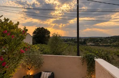 Villa tavel