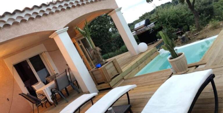 Villa tavel