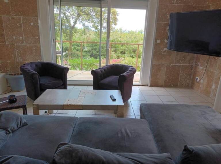 Villa tavel
