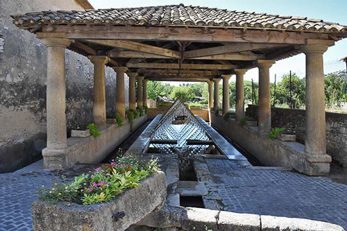 Villa tavel