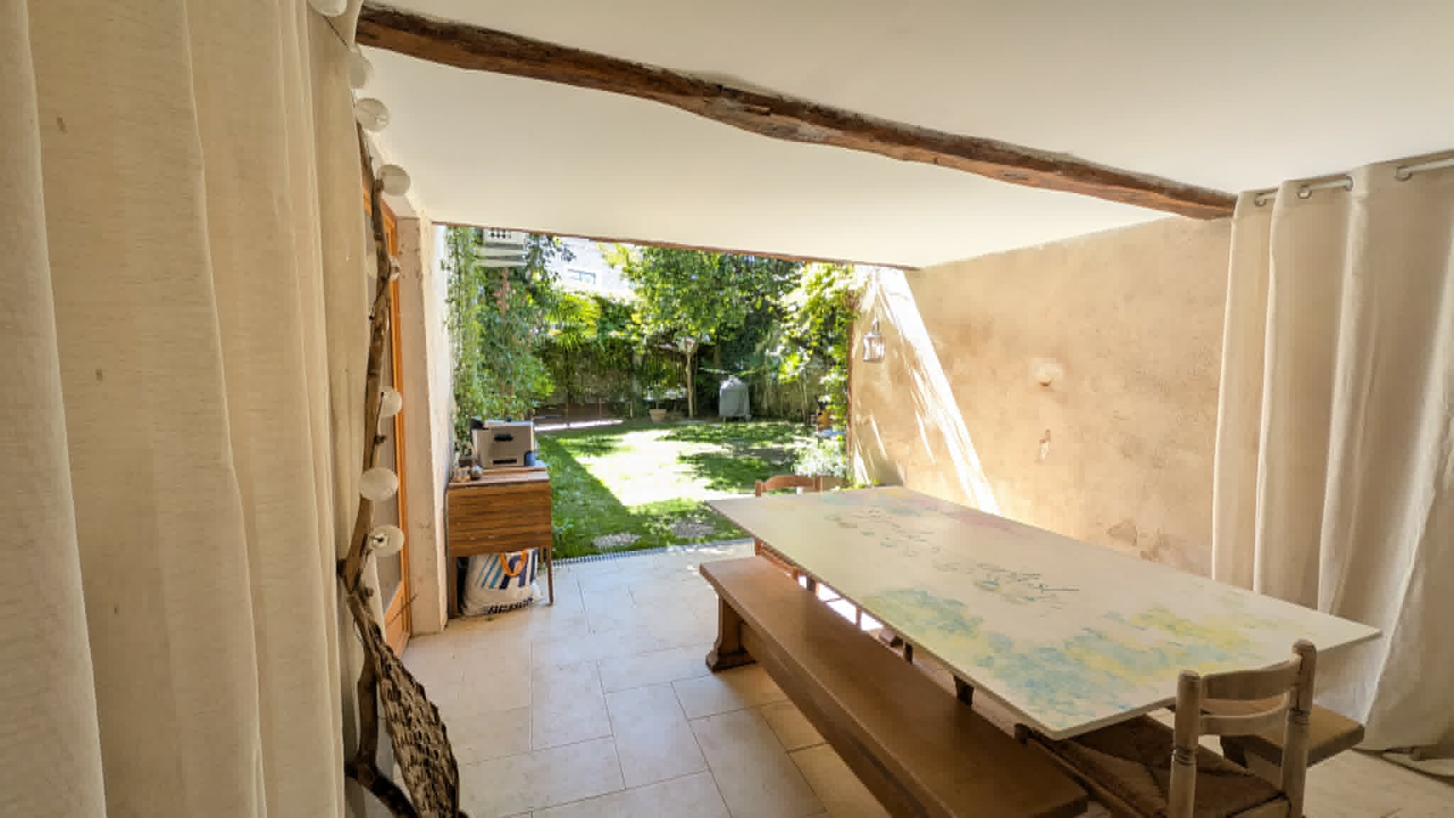 Maison familiale de caractère 210 m² – DPE A – 4 chambres – jardin & garage