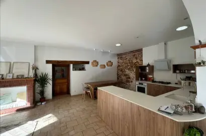 Maison familiale de caractère 210 m² – DPE A – 4 chambres – jardin & garage