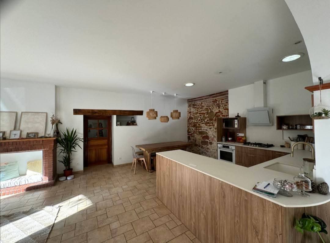 Maison familiale de caractère 210 m² – DPE A – 4 chambres – jardin & garage