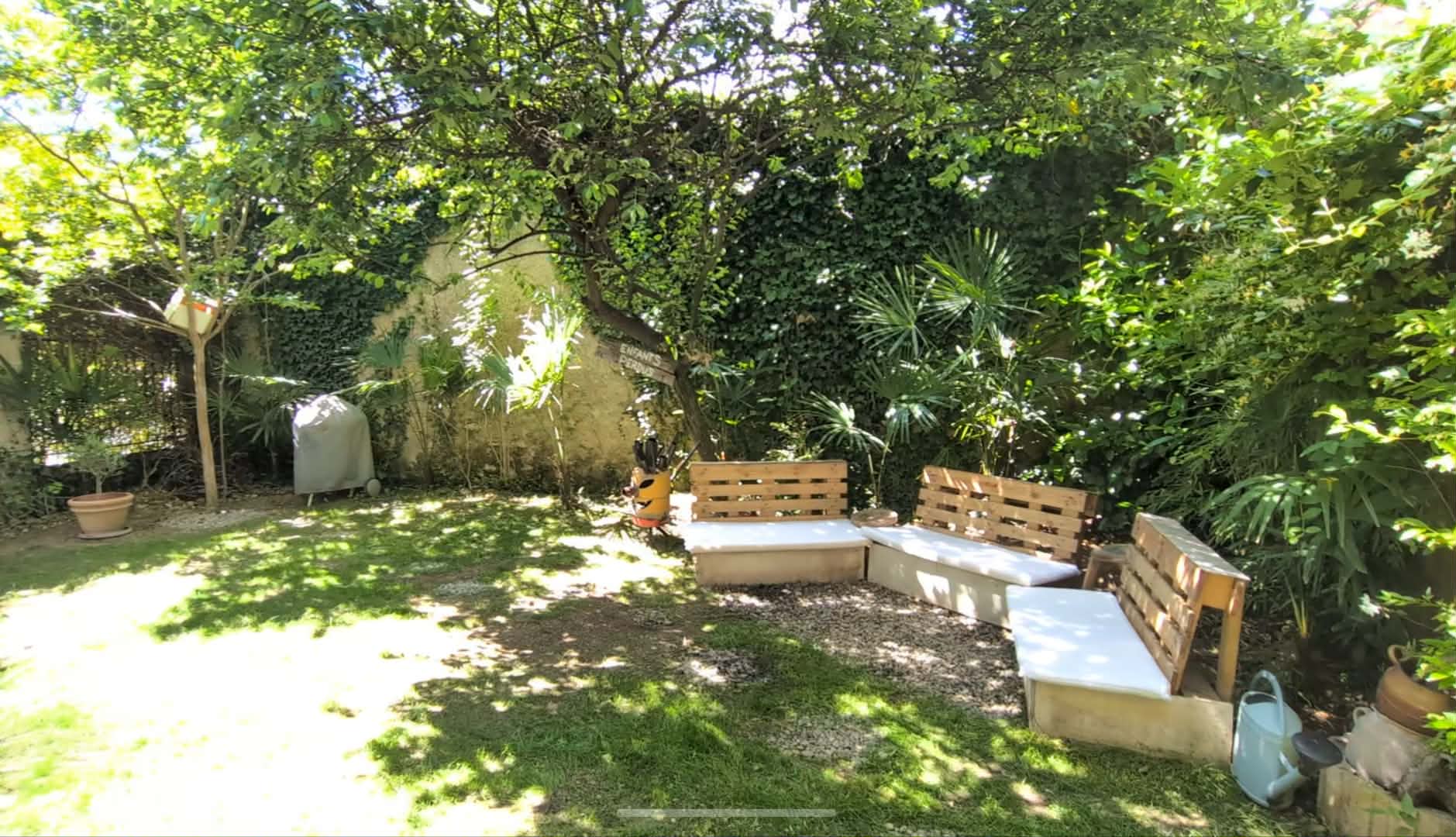 Maison familiale de caractère 210 m² – DPE A – 4 chambres – jardin & garage