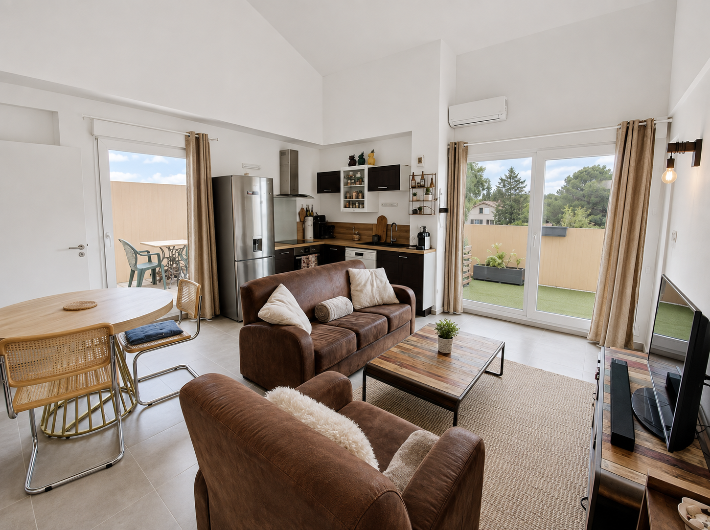 Duplex T3 dernier étage avec 35 m² de terrasses – Montpellier & plages méditerranéennes