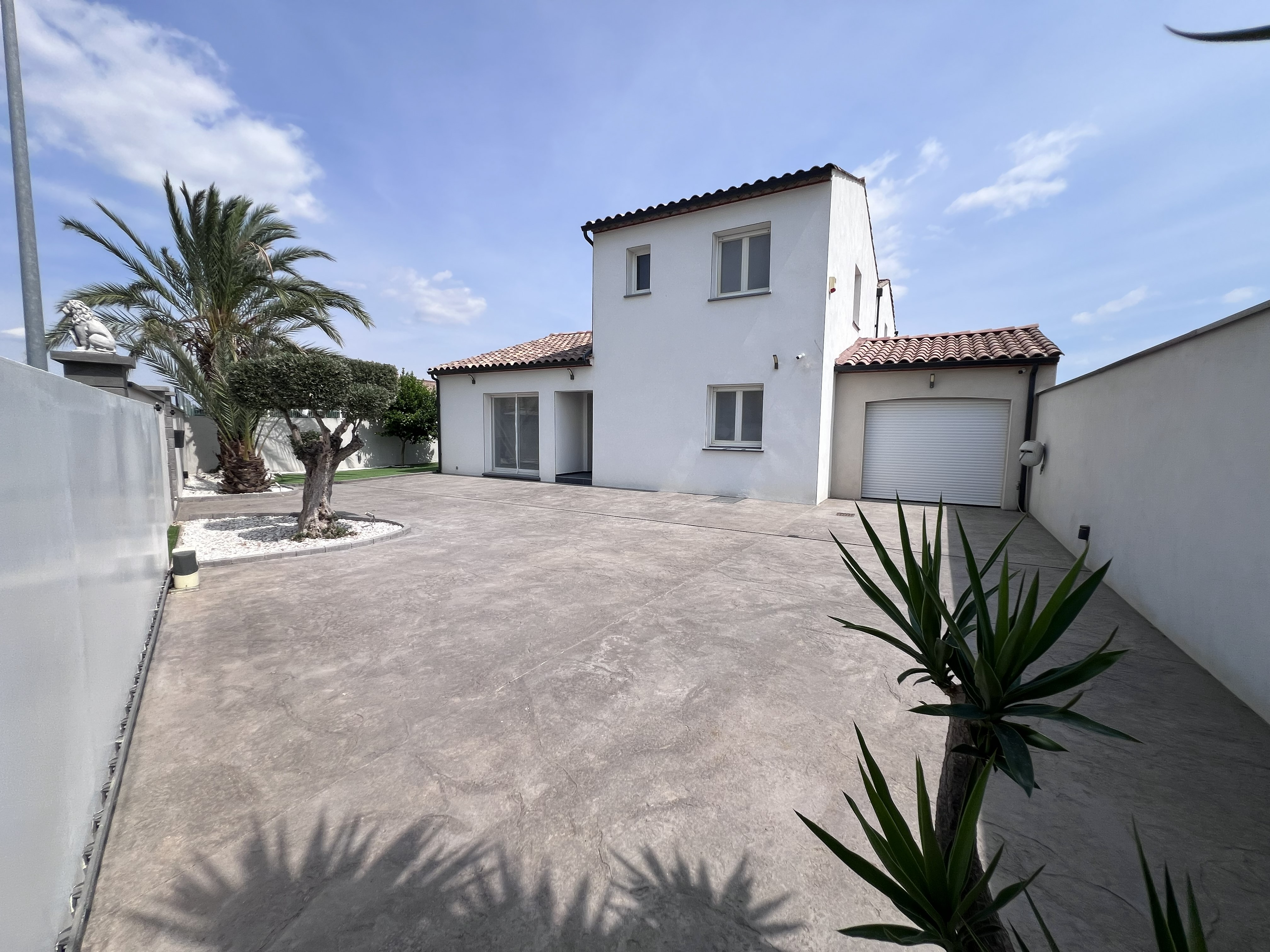 VILLA MONTADY