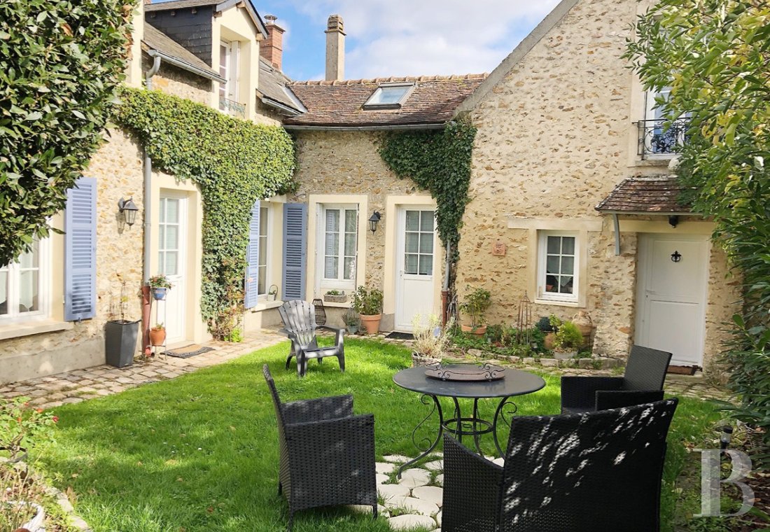 Maison familiale du 18e s. et son jardin clos de murs