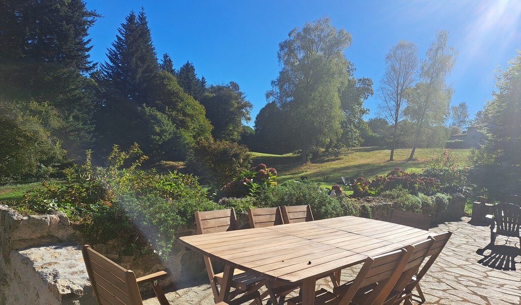 Propriété en Pierre Captivante dans le Limousin – Votre Maison de Rêve Vous Attend !