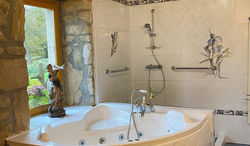 Propriété en Pierre Captivante dans le Limousin – Votre Maison de Rêve Vous Attend !