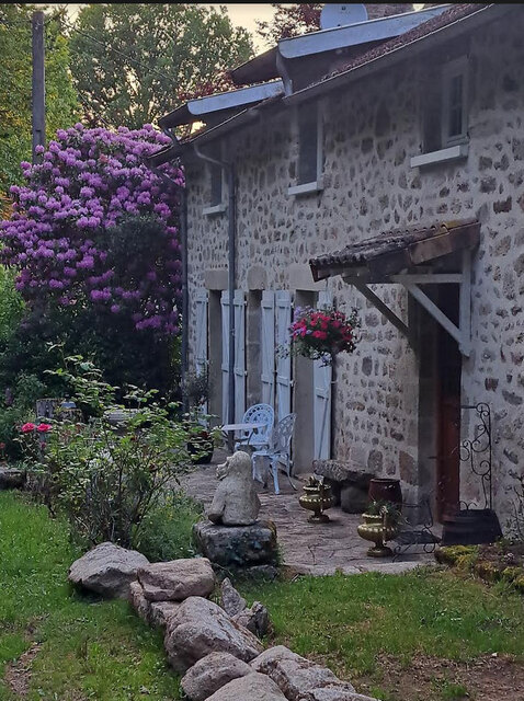 Propriété en Pierre Captivante dans le Limousin – Votre Maison de Rêve Vous Attend !