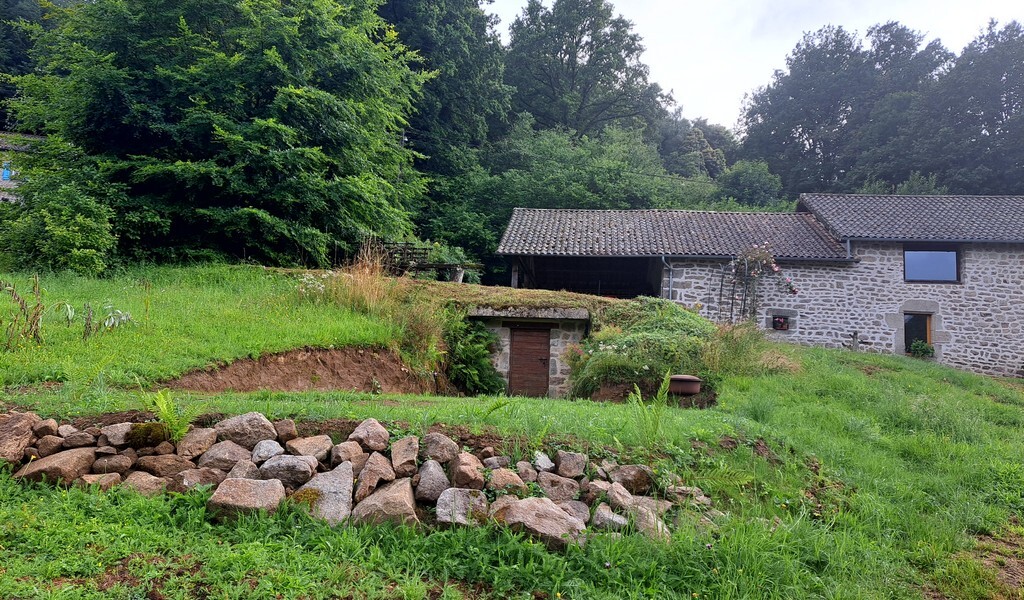 Propriété en Pierre Captivante dans le Limousin – Votre Maison de Rêve Vous Attend !